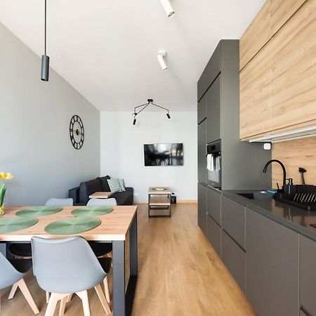 Wola Skwer Happy Apartment Varsavia Esterno foto