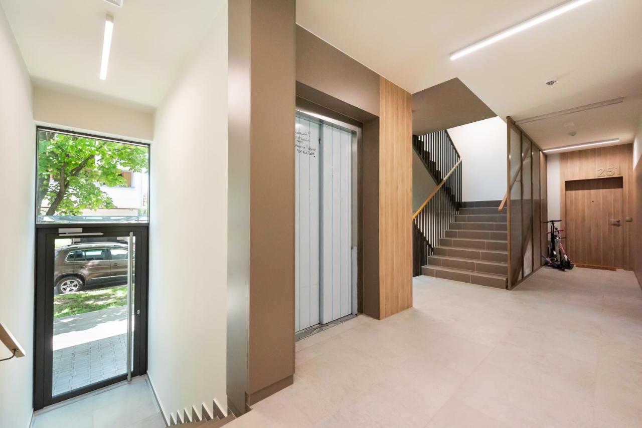 Wola Skwer Happy Apartment Varsavia Esterno foto
