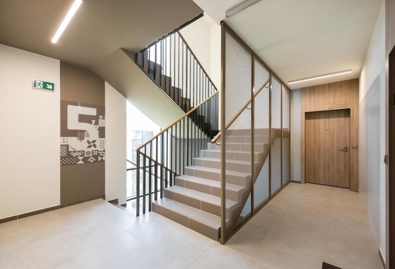 Wola Skwer Happy Apartment Varsavia Esterno foto